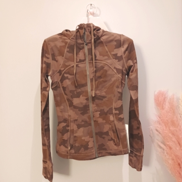 Lululemon Nulu hooded jacket - Picture 5 of 5